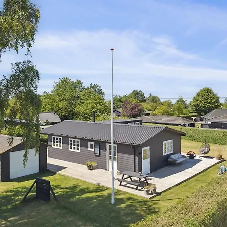 Kim - 250m From The Sea By Interhome *